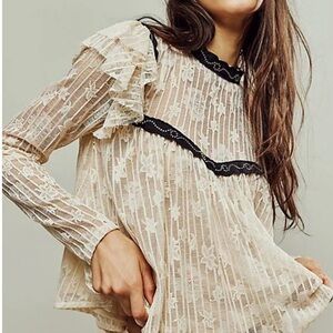 Elegant Cream Lace Ruffle Top Free People Lace sz S